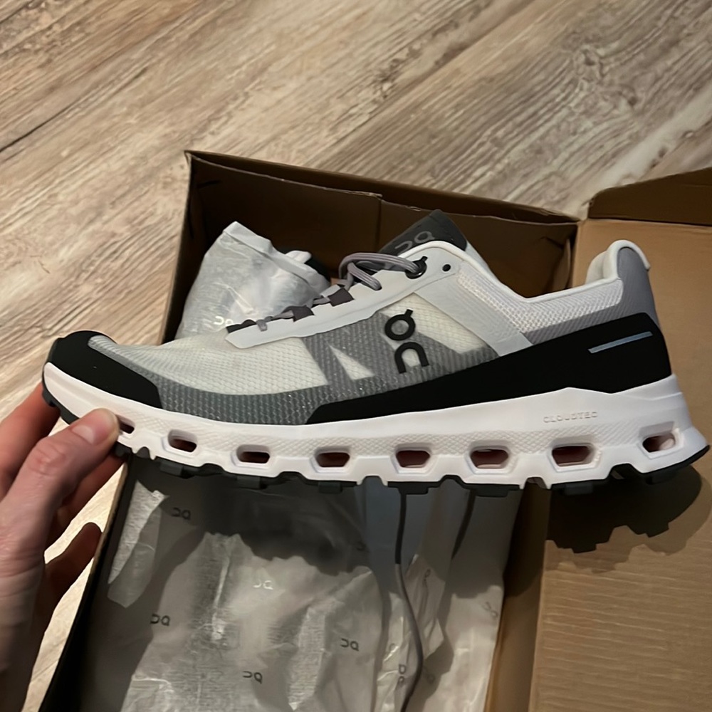 On Running sneakers shoes!
